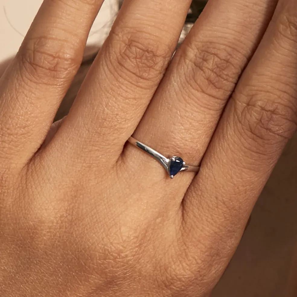 Bague Solitaire Goutte Or Blanc Saphir
