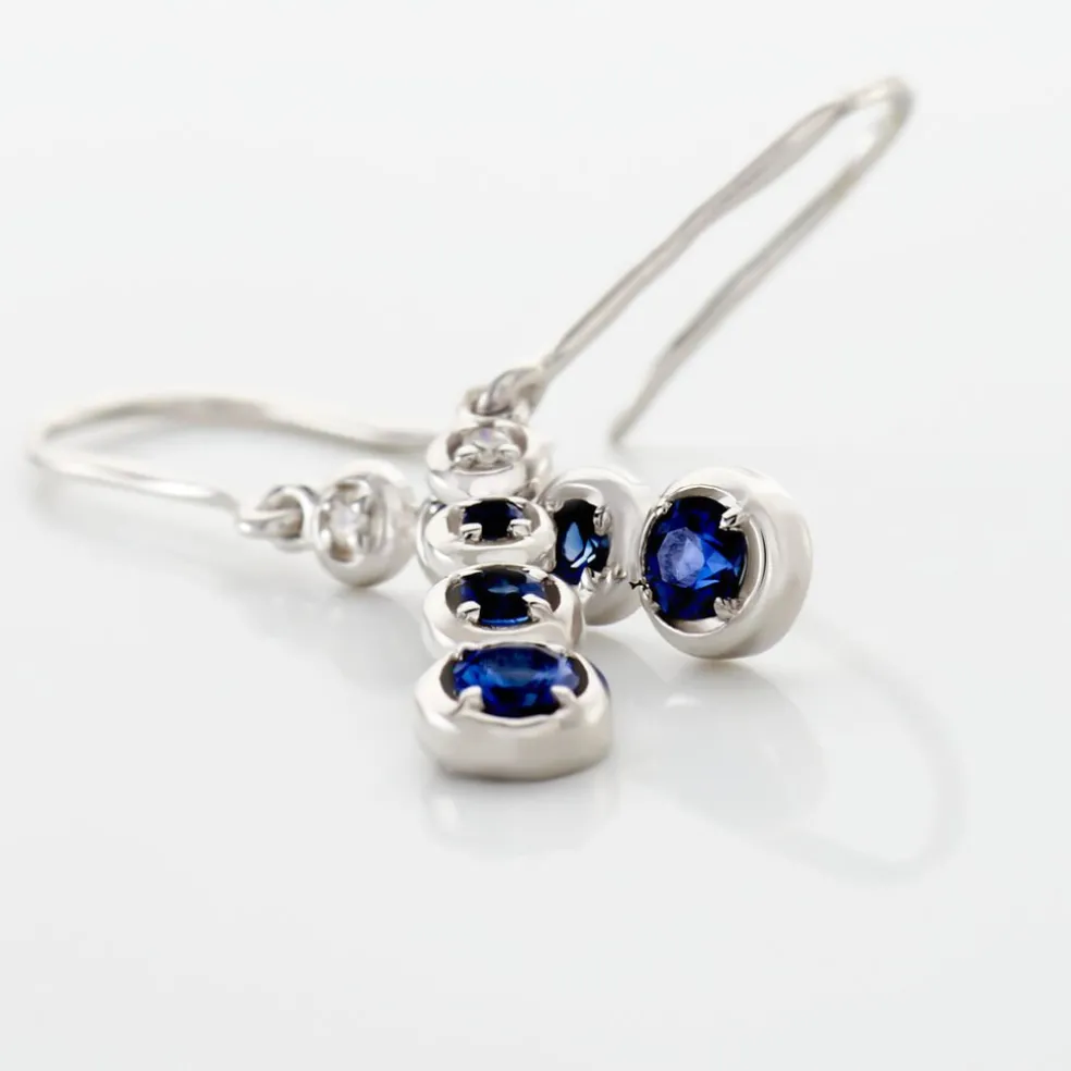 Boucles D'oreilles Pendantes Josephine Or Blanc Saphir Et Diamant