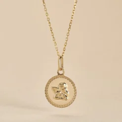 Pendentif Ange Rond Cisele Or Jaune